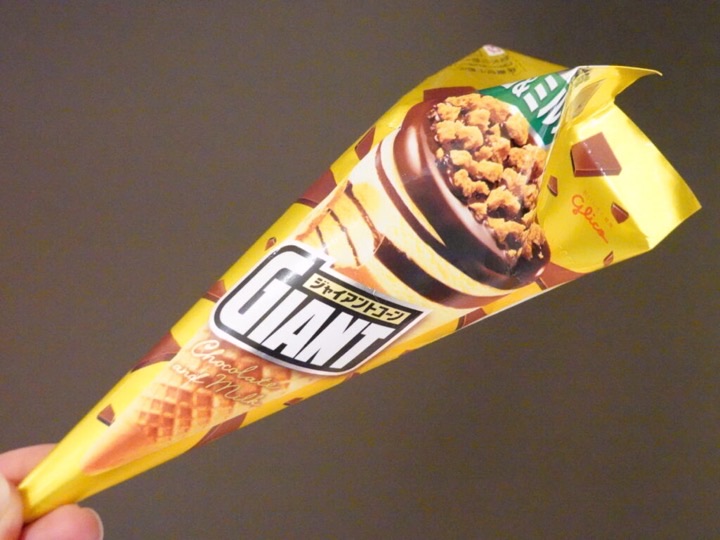 ジャイアントコーン チョコ＆ミルク